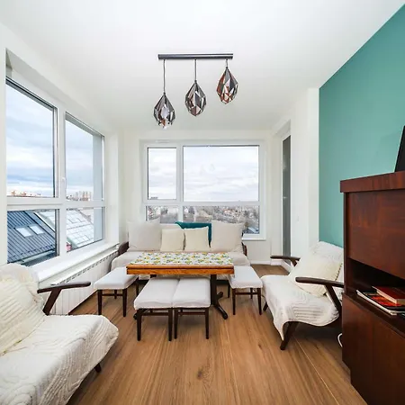 Charming 1br With Balcony And View 公寓 *