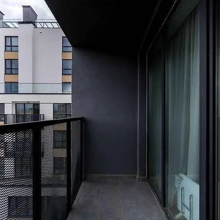 公寓 Charming 1br With Balcony And View