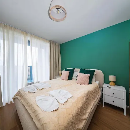 Charming 1br With Balcony And View Apartamento